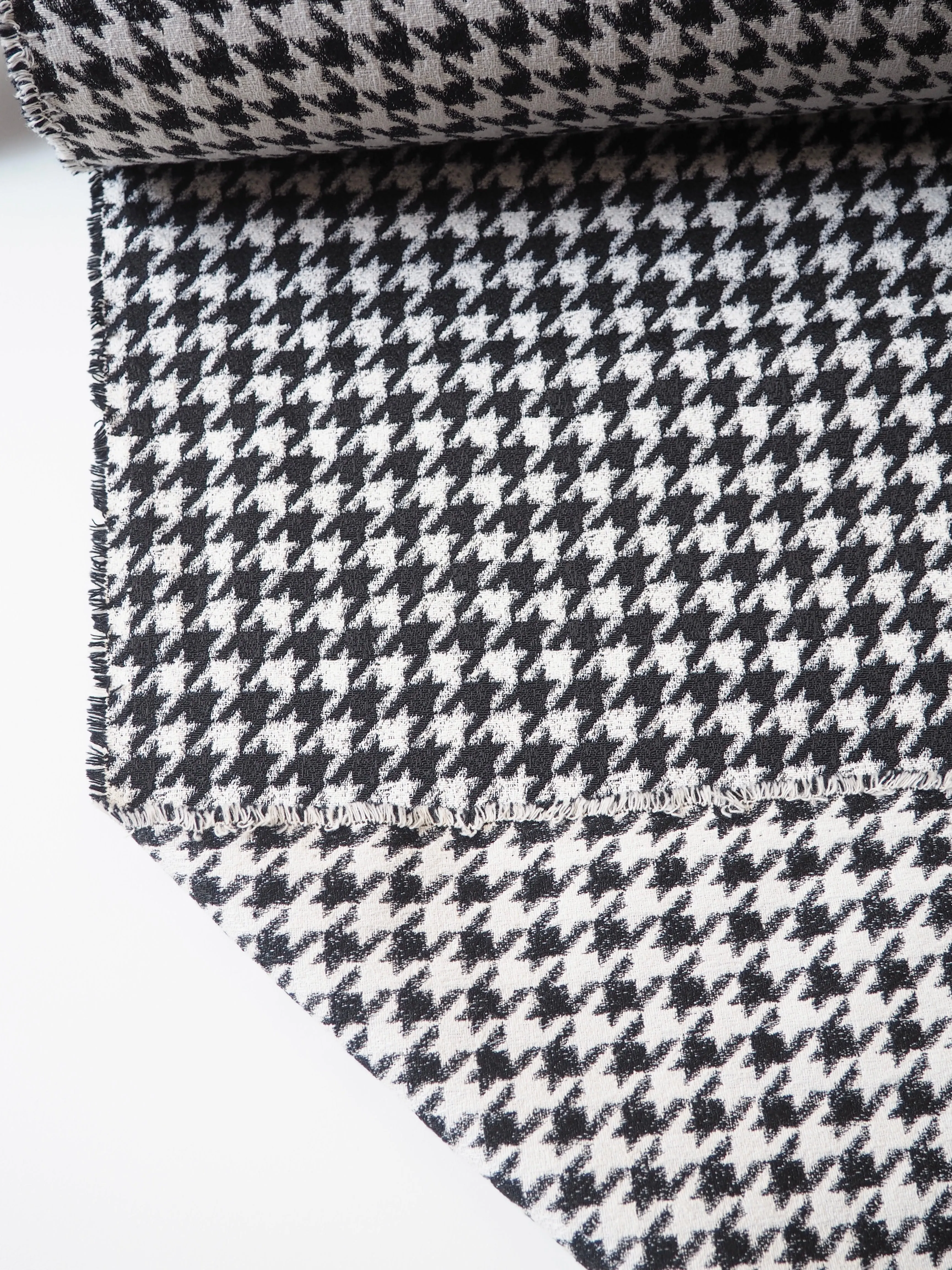B W Houndstooth Stretch Jacquard