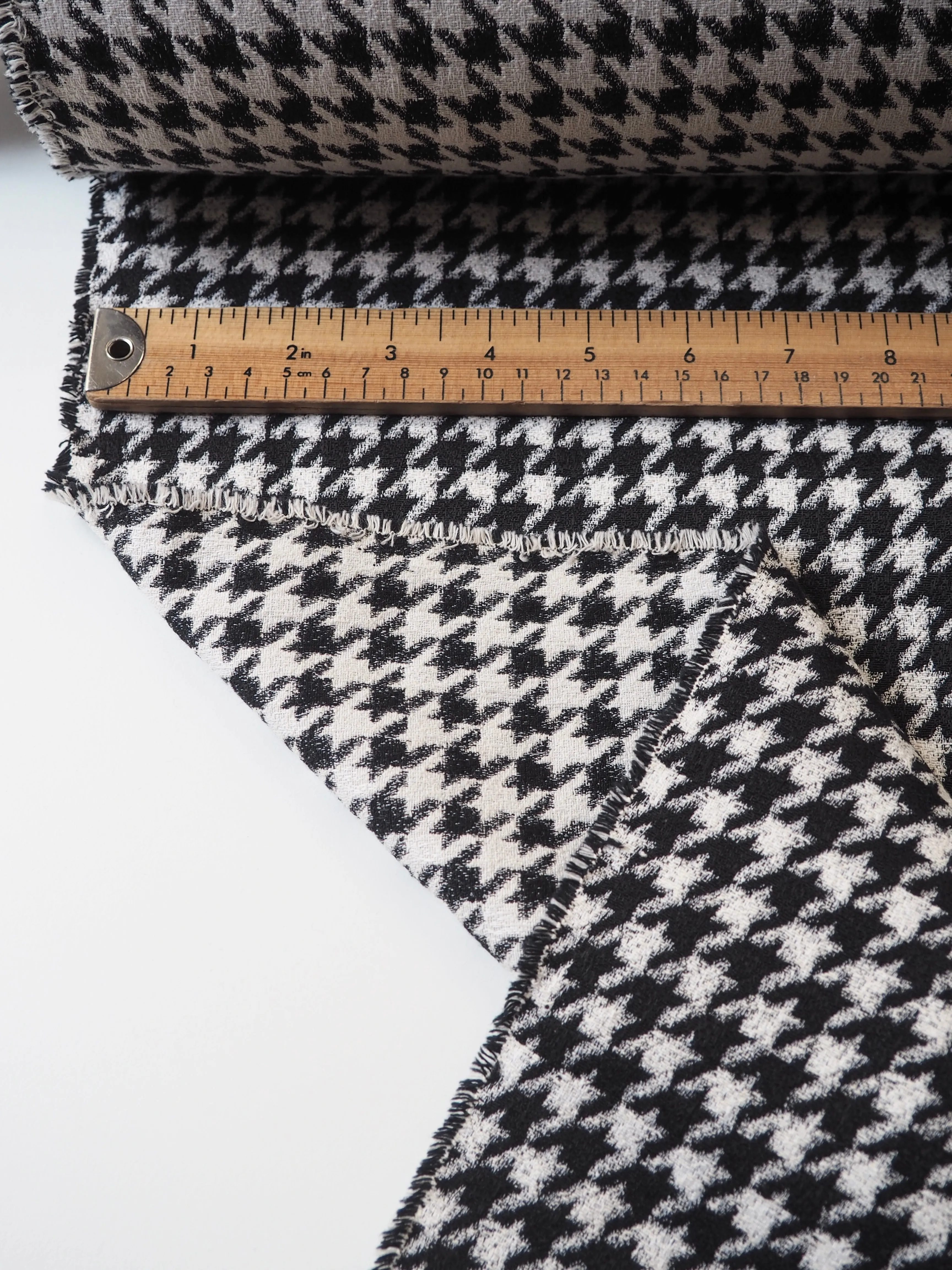 B W Houndstooth Stretch Jacquard
