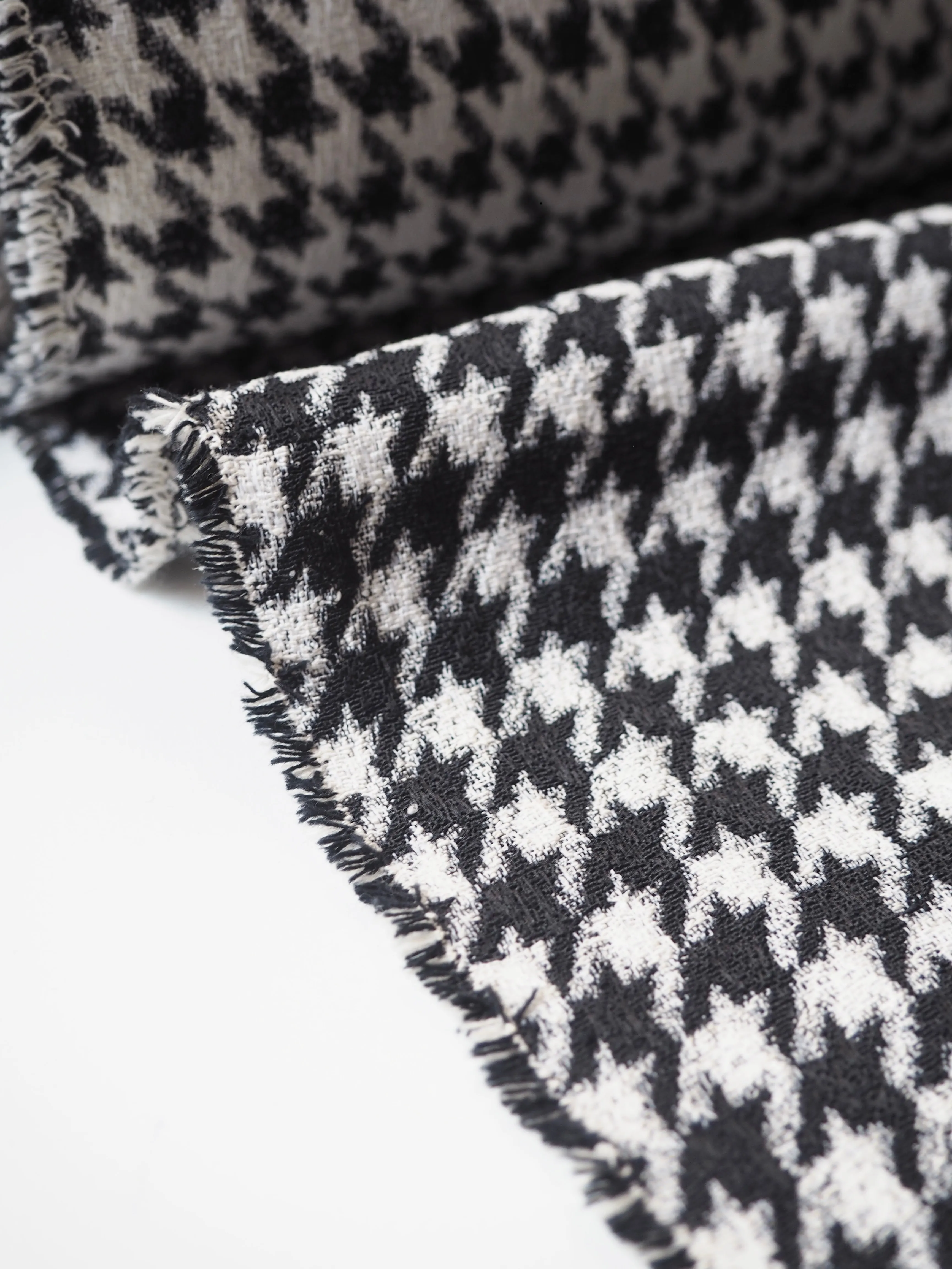 B W Houndstooth Stretch Jacquard