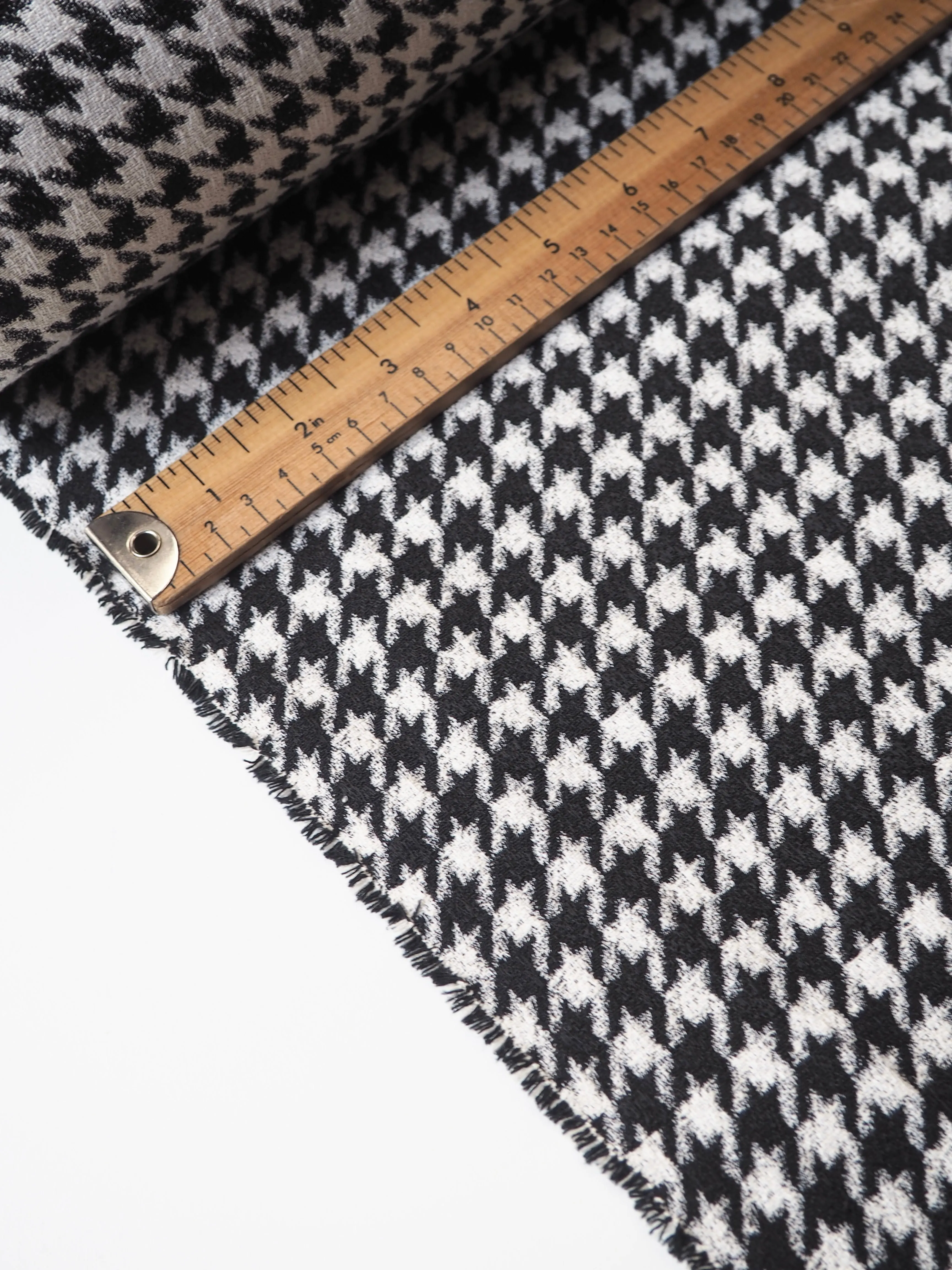B W Houndstooth Stretch Jacquard