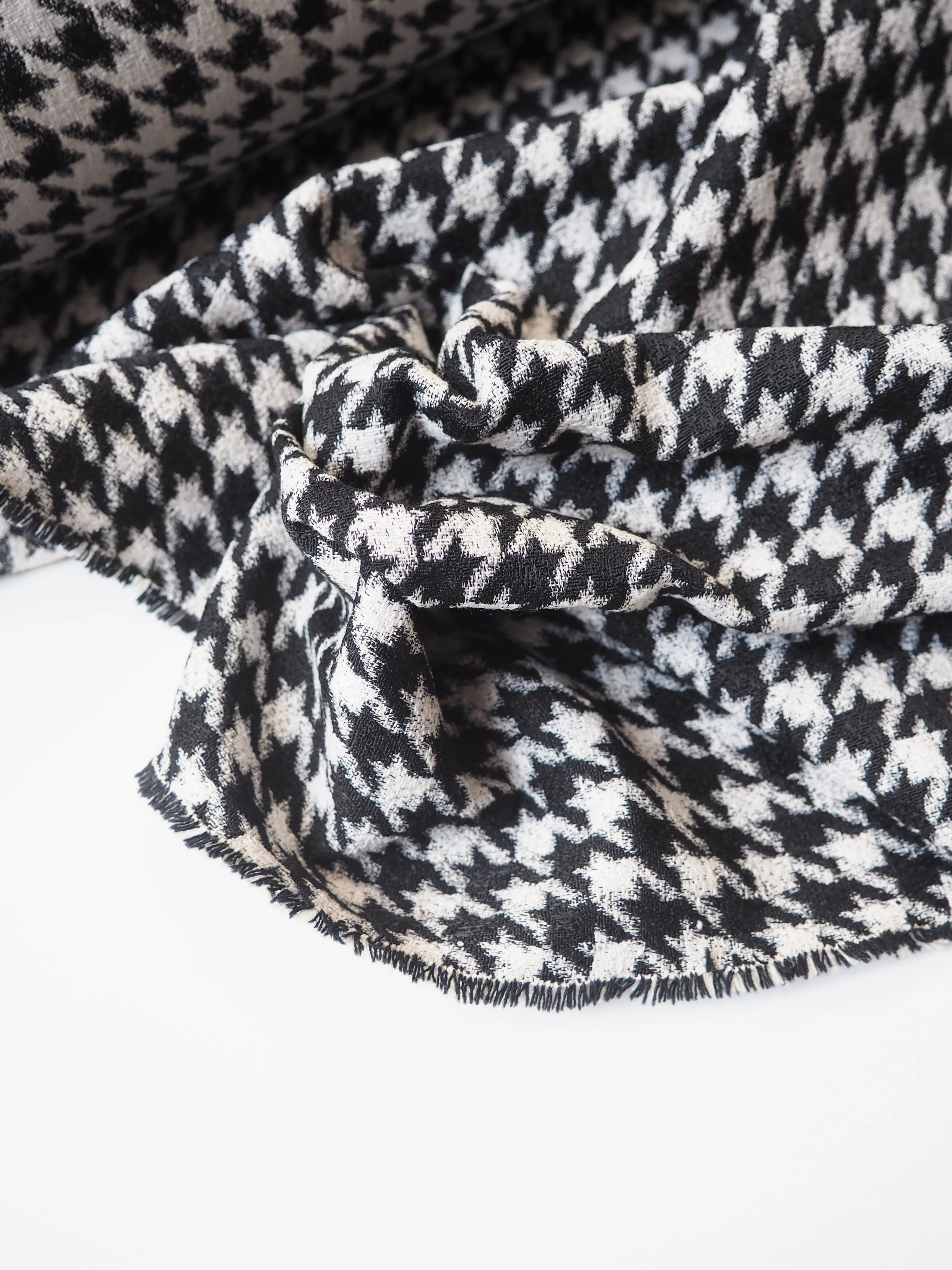 B W Houndstooth Stretch Jacquard