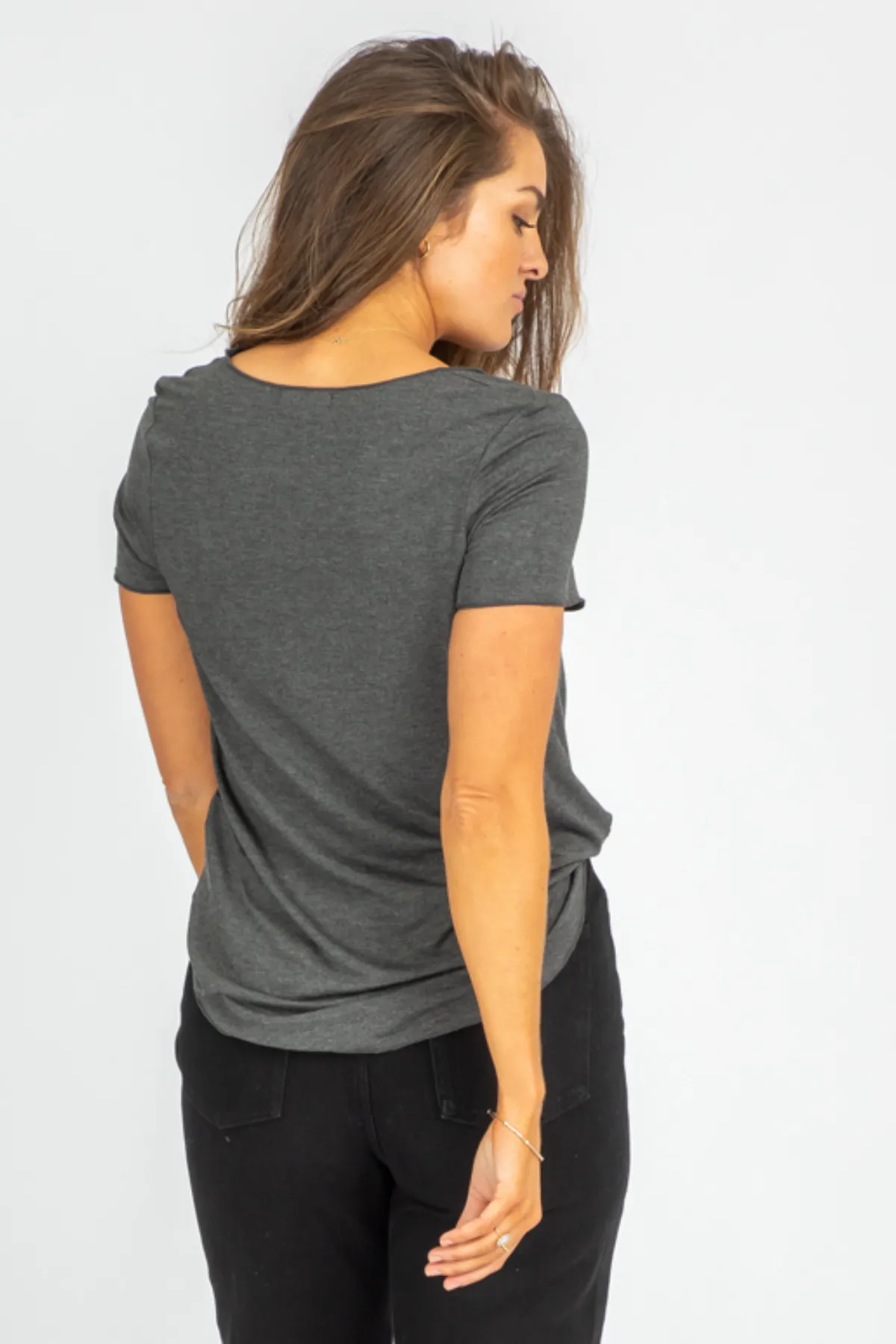 CHARCOAL EVERYDAY TEE
