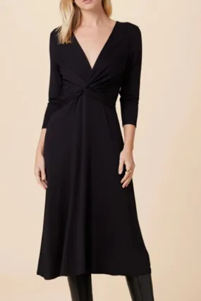 Kamatero Black Dress