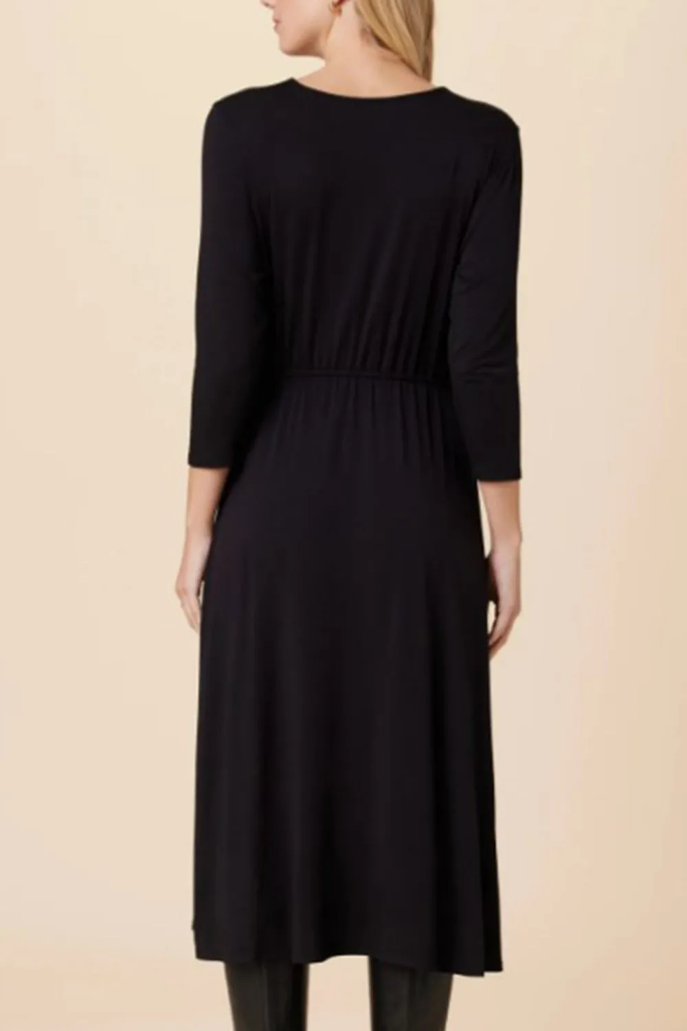 Kamatero Black Dress