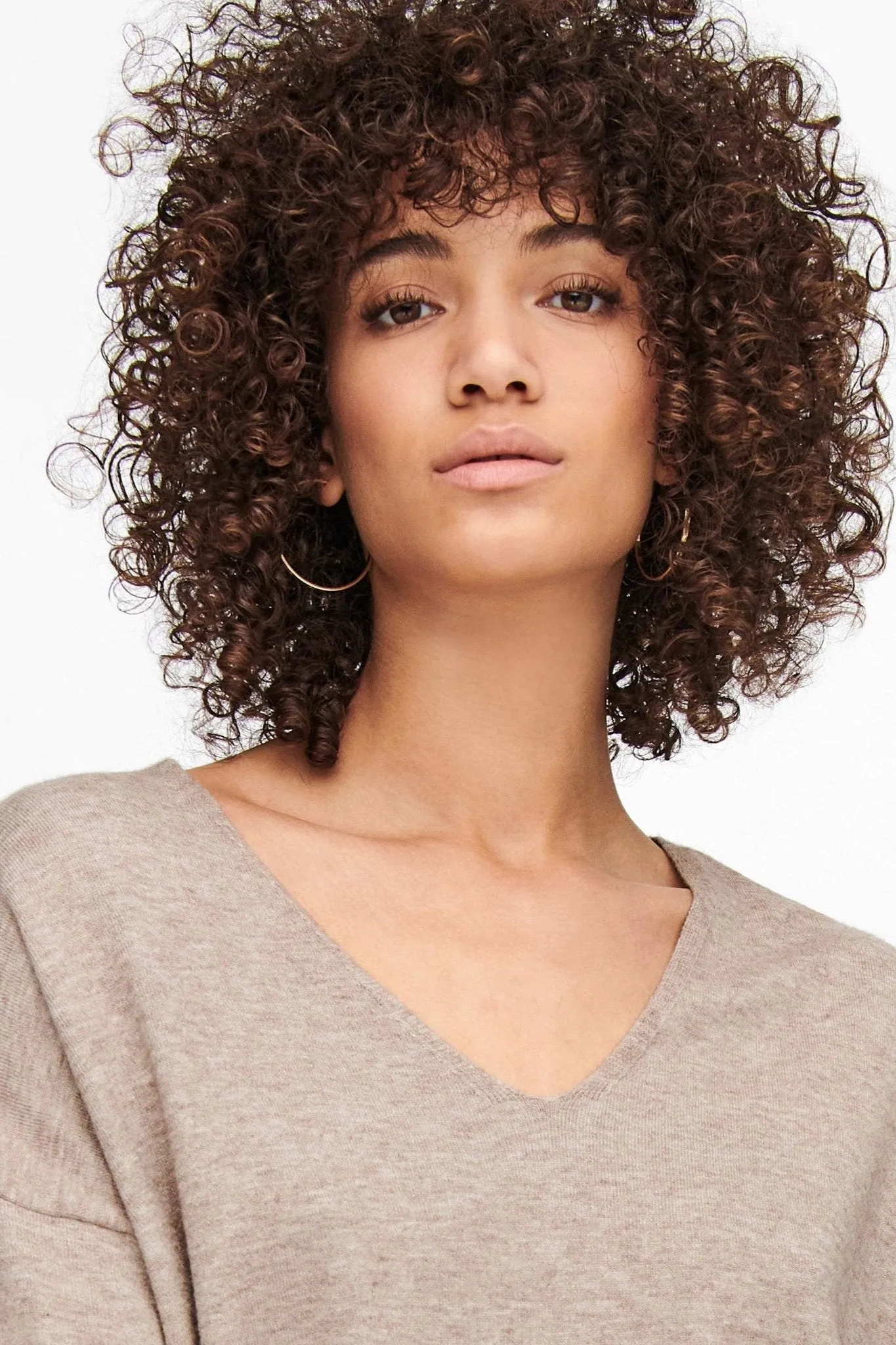 Lely Loose V-Neck Knit - Beige