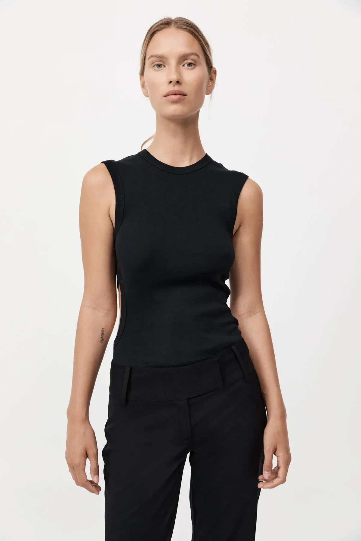 ORGANIC COTTON CUT OUT TANK JET BLACK