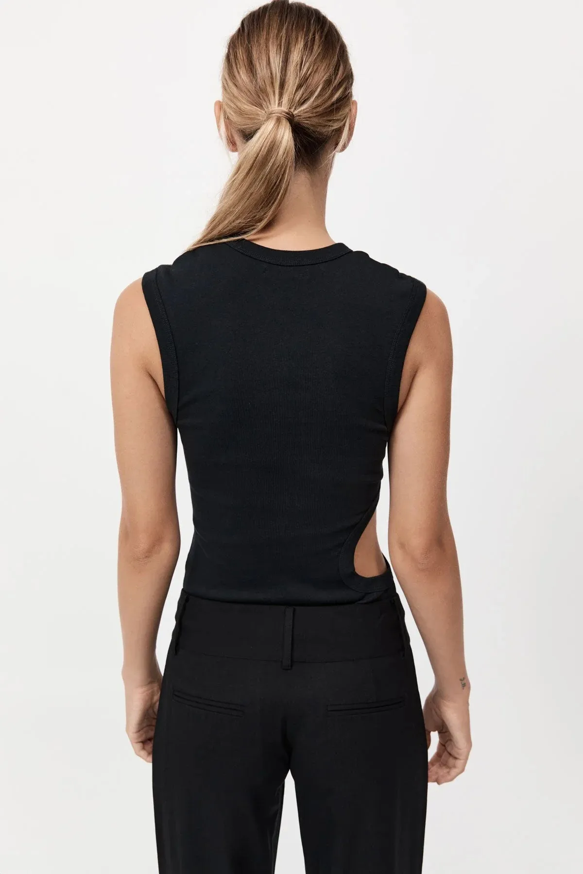 ORGANIC COTTON CUT OUT TANK JET BLACK