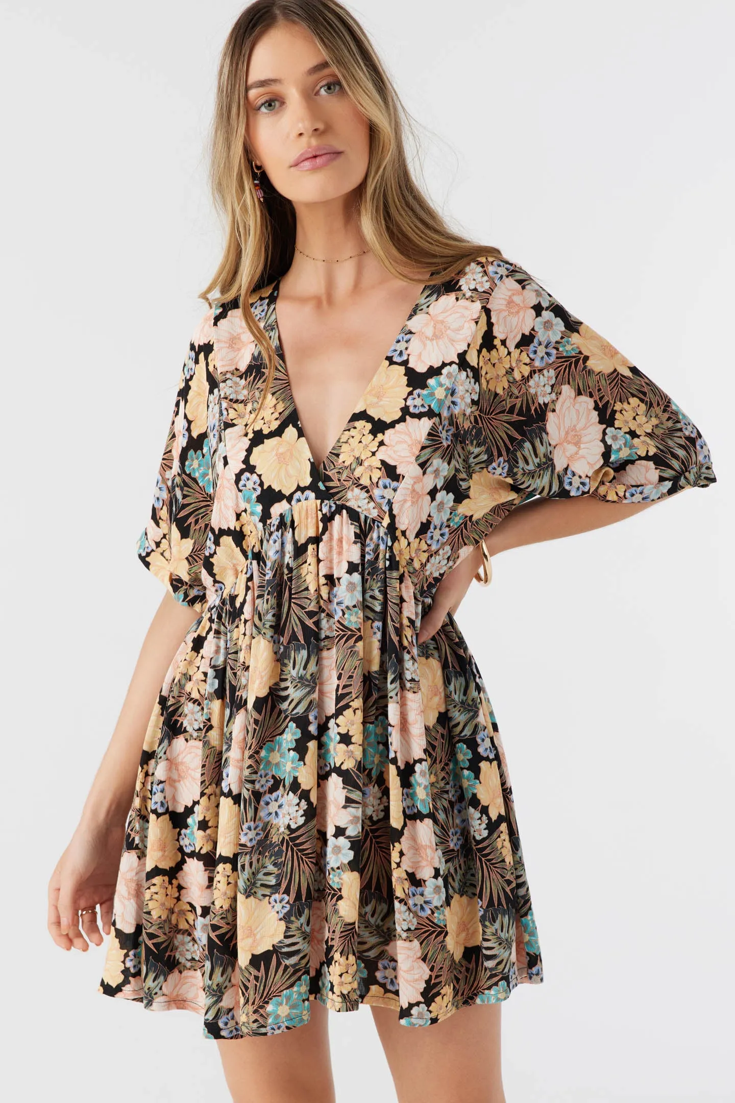 ROSEMARY MACAW TROPICAL SHORT SLEEVE DRESS